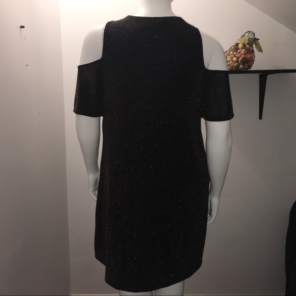Shimmery dress off shoulders (never used) - Picture 5 of 9
